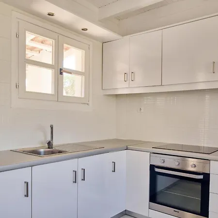 Cleo Periyali Vasilikí